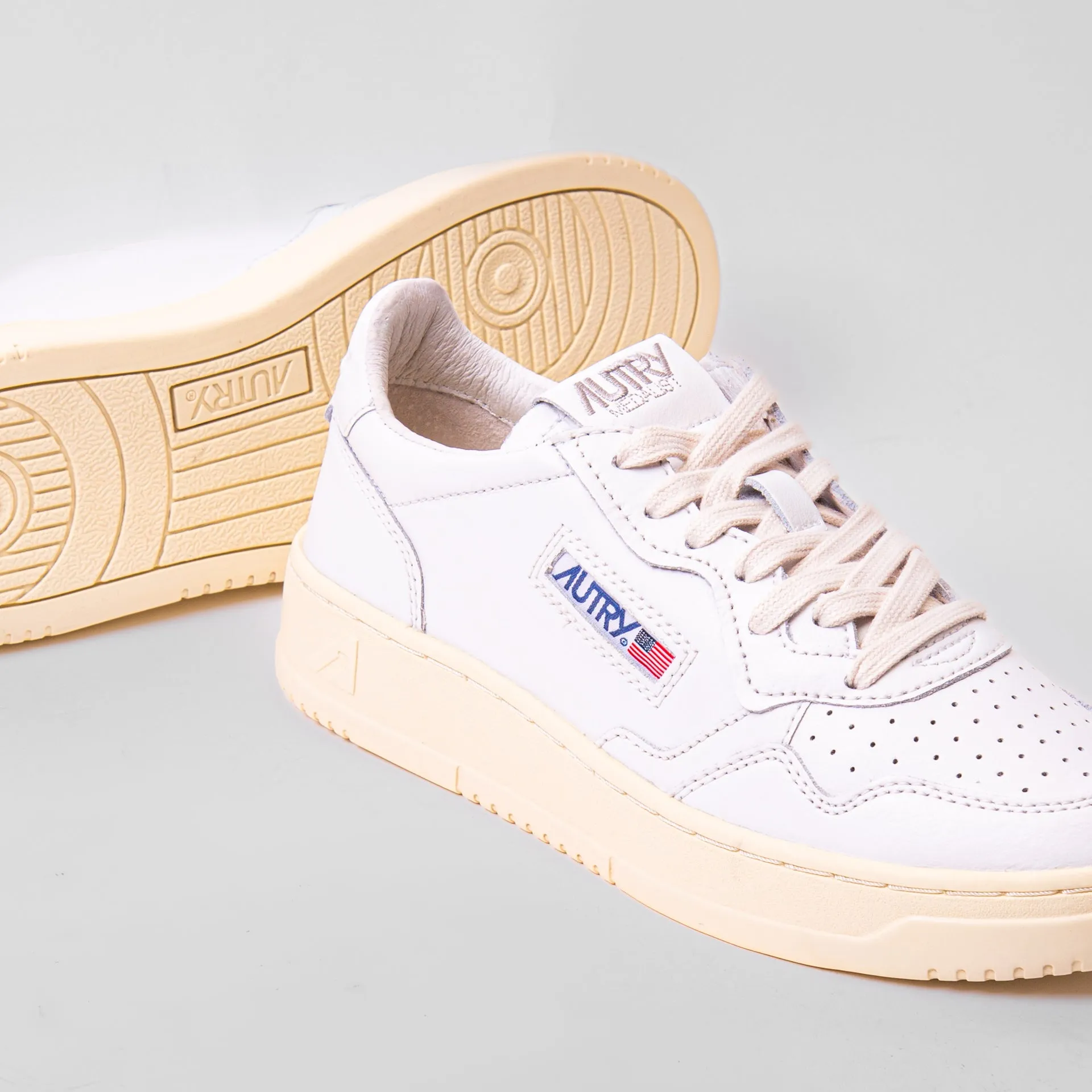 AUTRY SNEAKERS MEDALIST LOW AULW-LL 15 