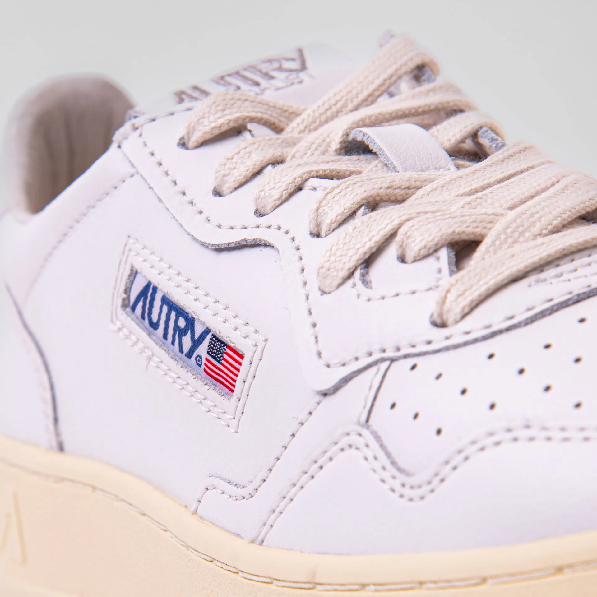 AUTRY SNEAKERS MEDALIST LOW AULW-LL 15 