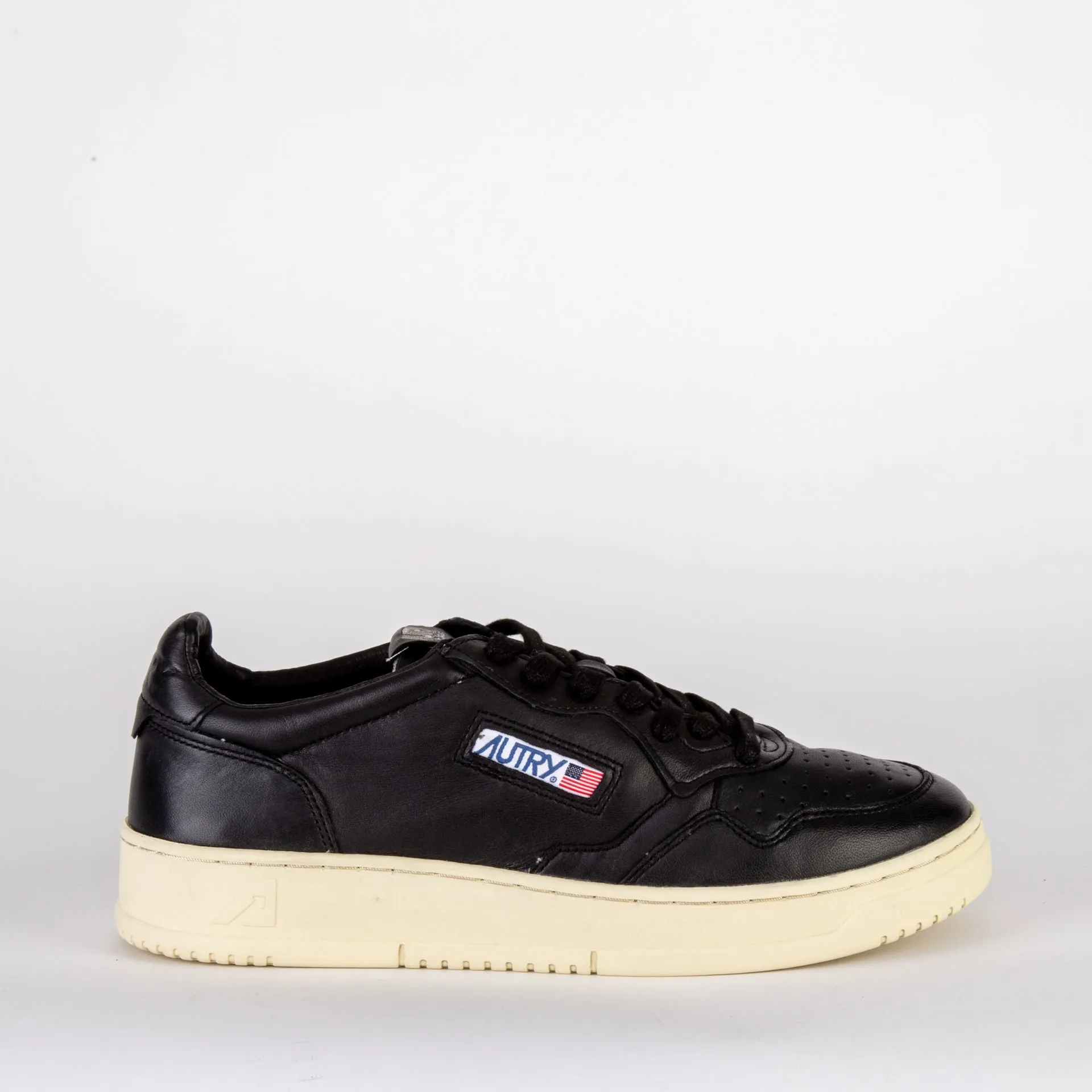 AUTRY SNEAKERS - MEDALIST LOW GOAT - BLACK 