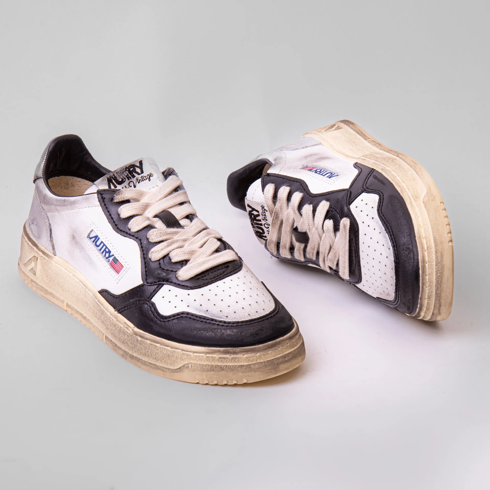 AUTRY SNEAKERS SUPER VINTAGE LOW AVLW-SV 11 