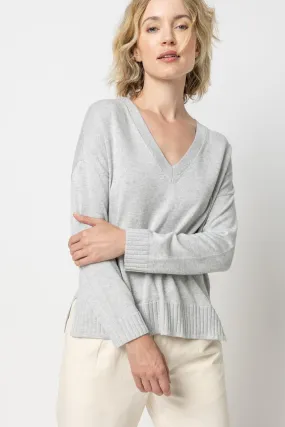 EASY BACK SEAM V-NECK SWEATER