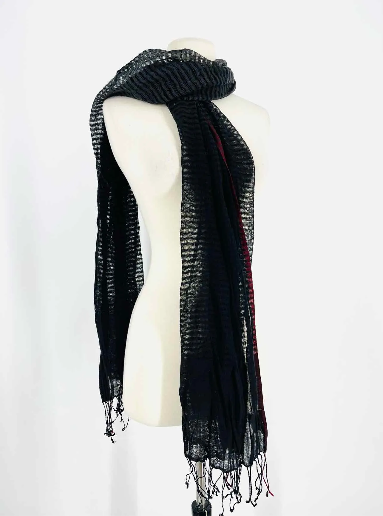 Eileen Fisher Size One Size Black/Red Trim Fringe Scarves Scarf